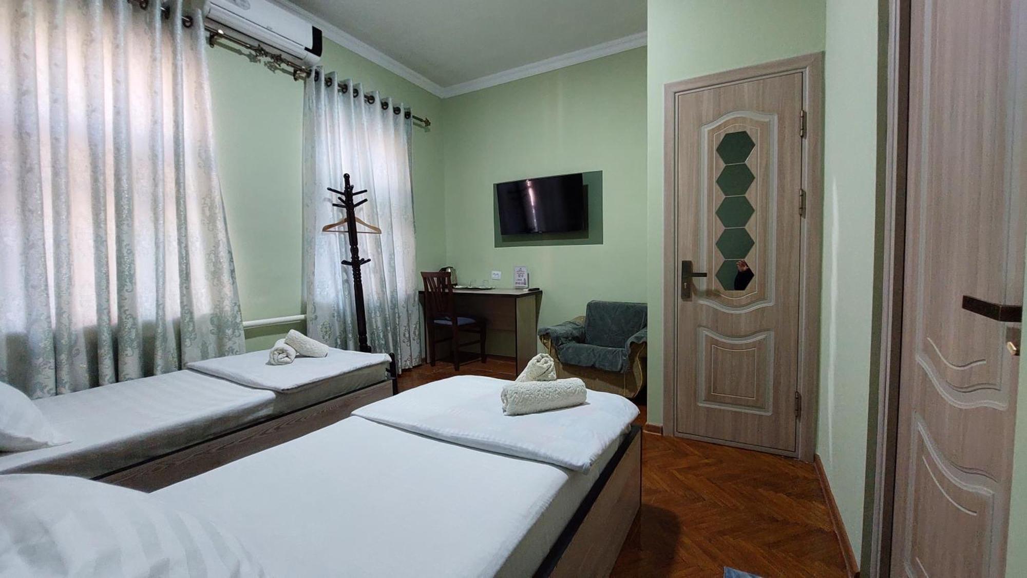 "Orom" Guests House Hotell Tasjkent Exteriör bild